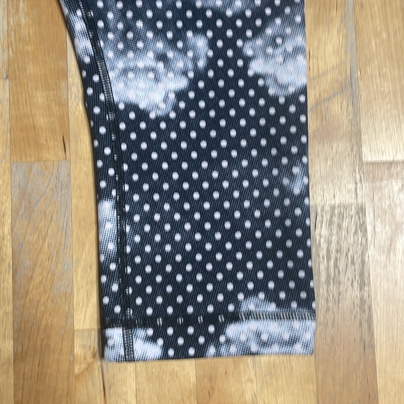 Lululemon 3/4 leggings - Picture 3 of 10